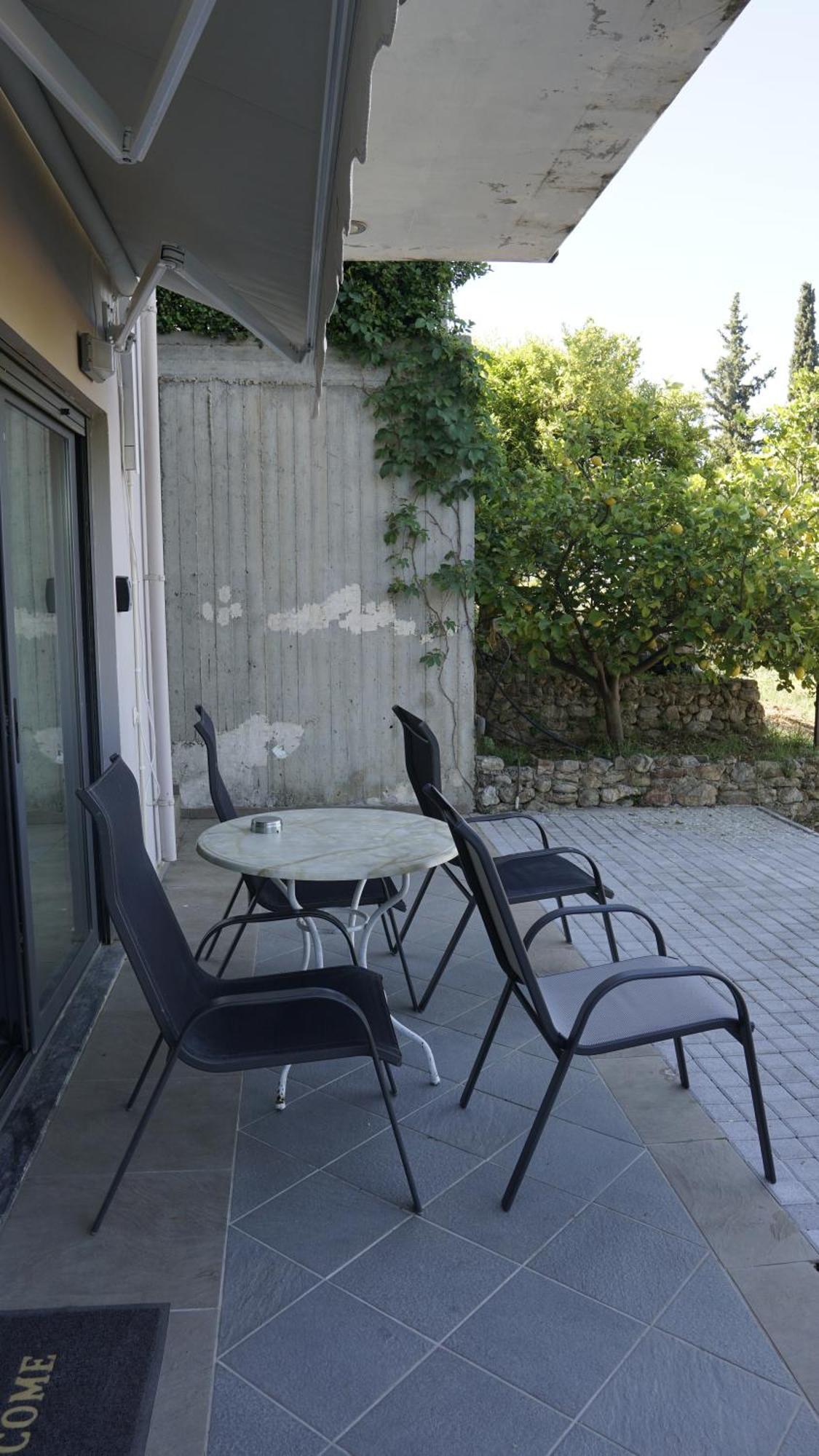 Romanos Patras Studio Buitenkant foto